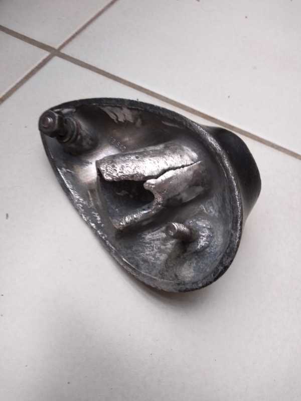 IMG_20230418_084506622 - Scheinwerferstütze rechts.jpg