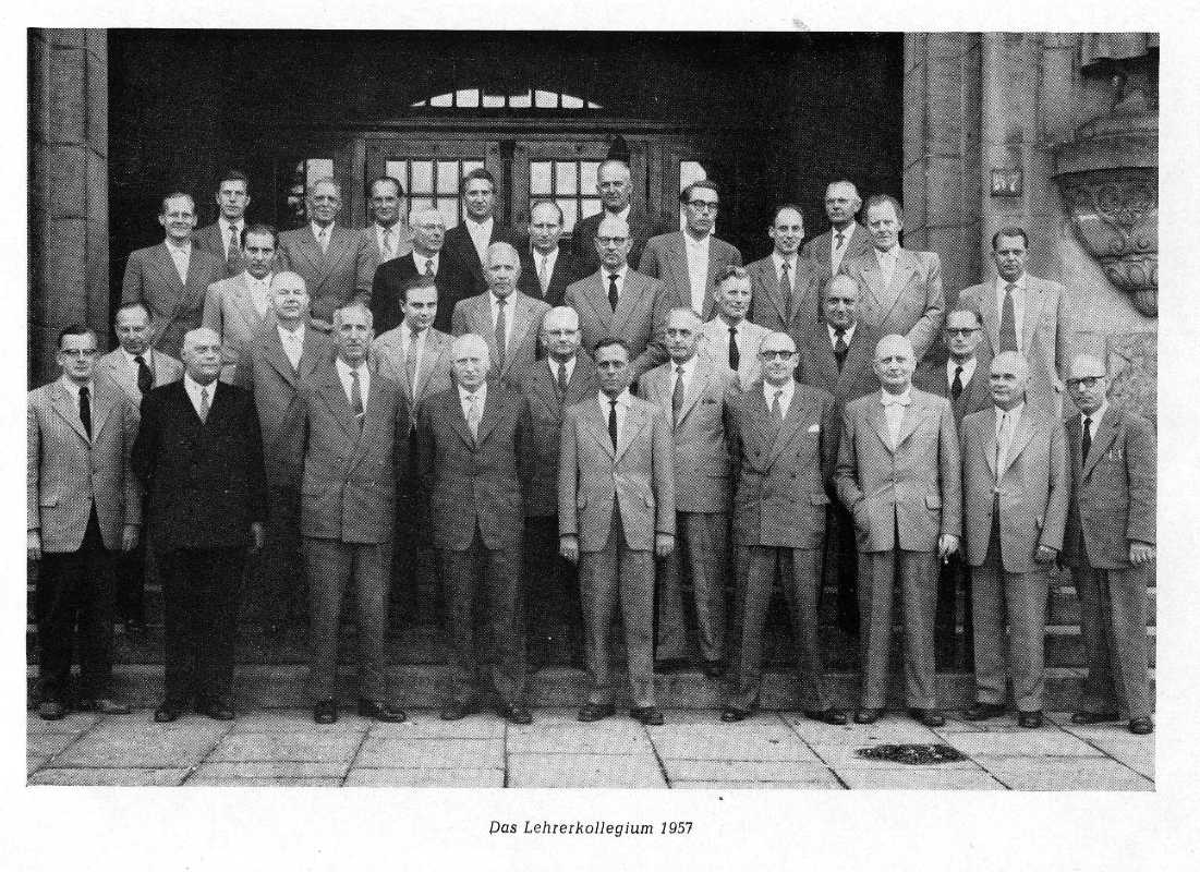 Gymn HH Lehrer Bild.jpg
