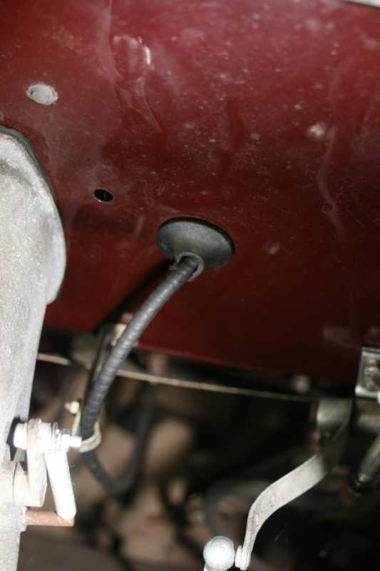 Tachowelle Motorraum.jpg